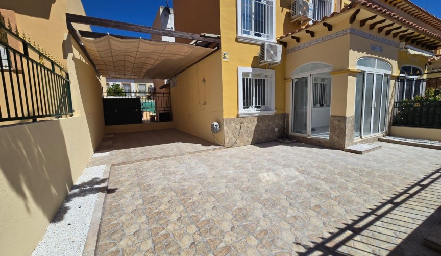 Resale - Duplex -
Torrevieja - Torretas