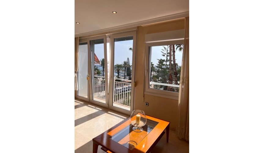 Resale - Duplex -
Torrevieja