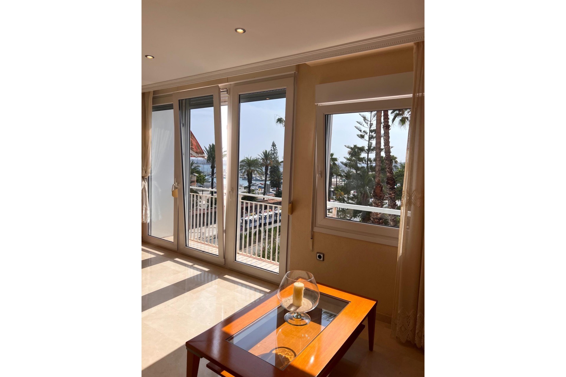 Resale - Duplex -
Torrevieja