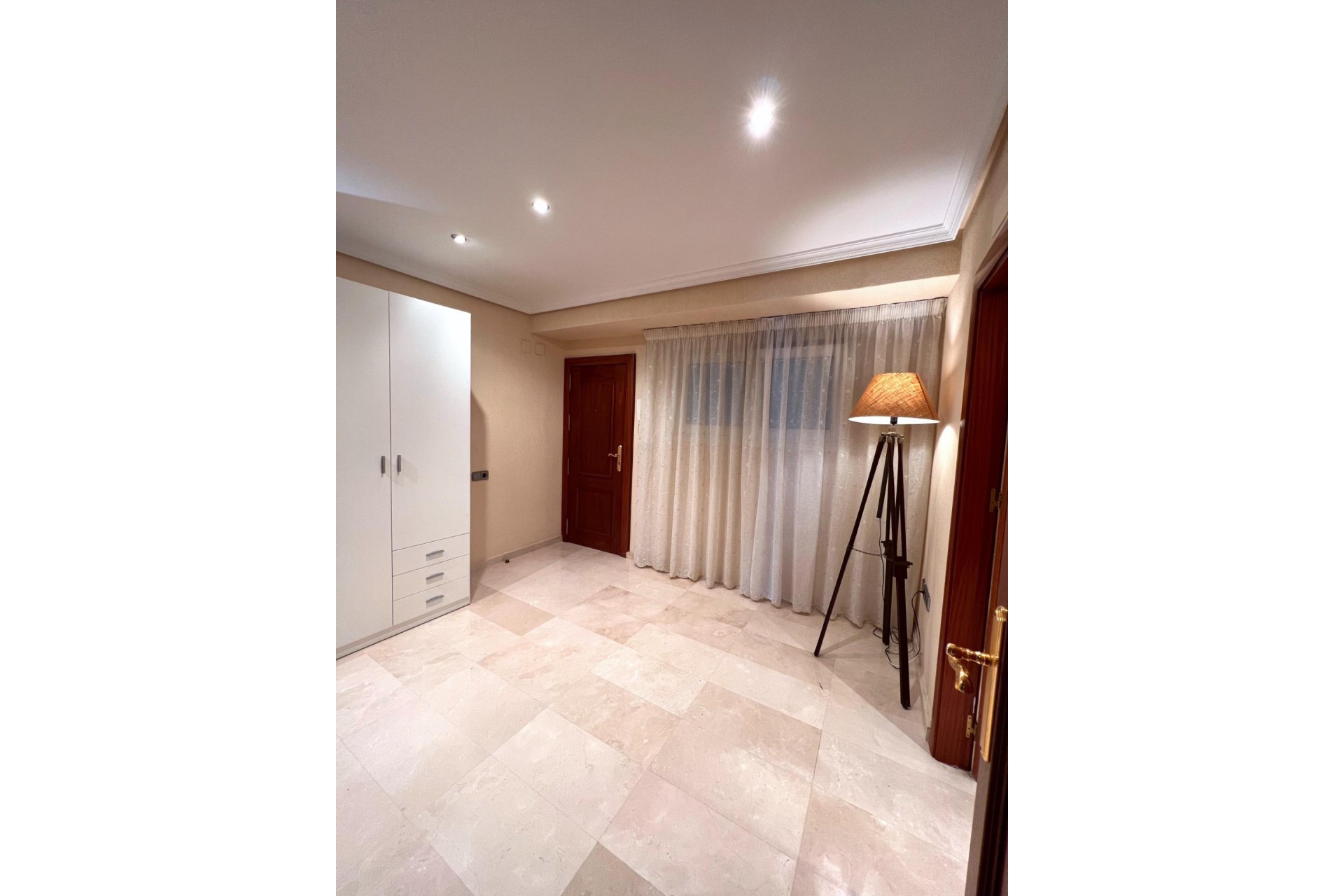 Resale - Duplex -
Torrevieja