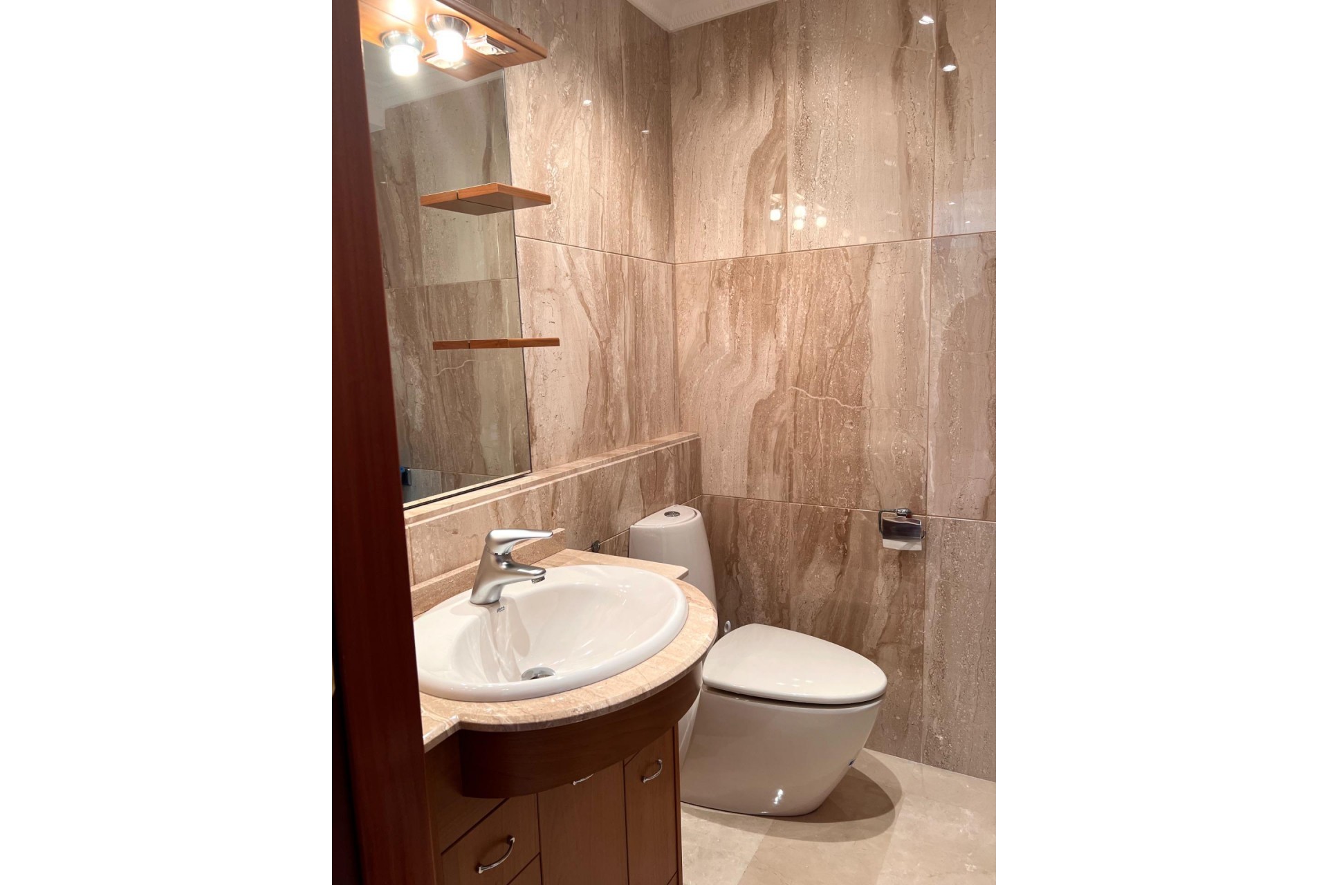 Resale - Duplex -
Torrevieja