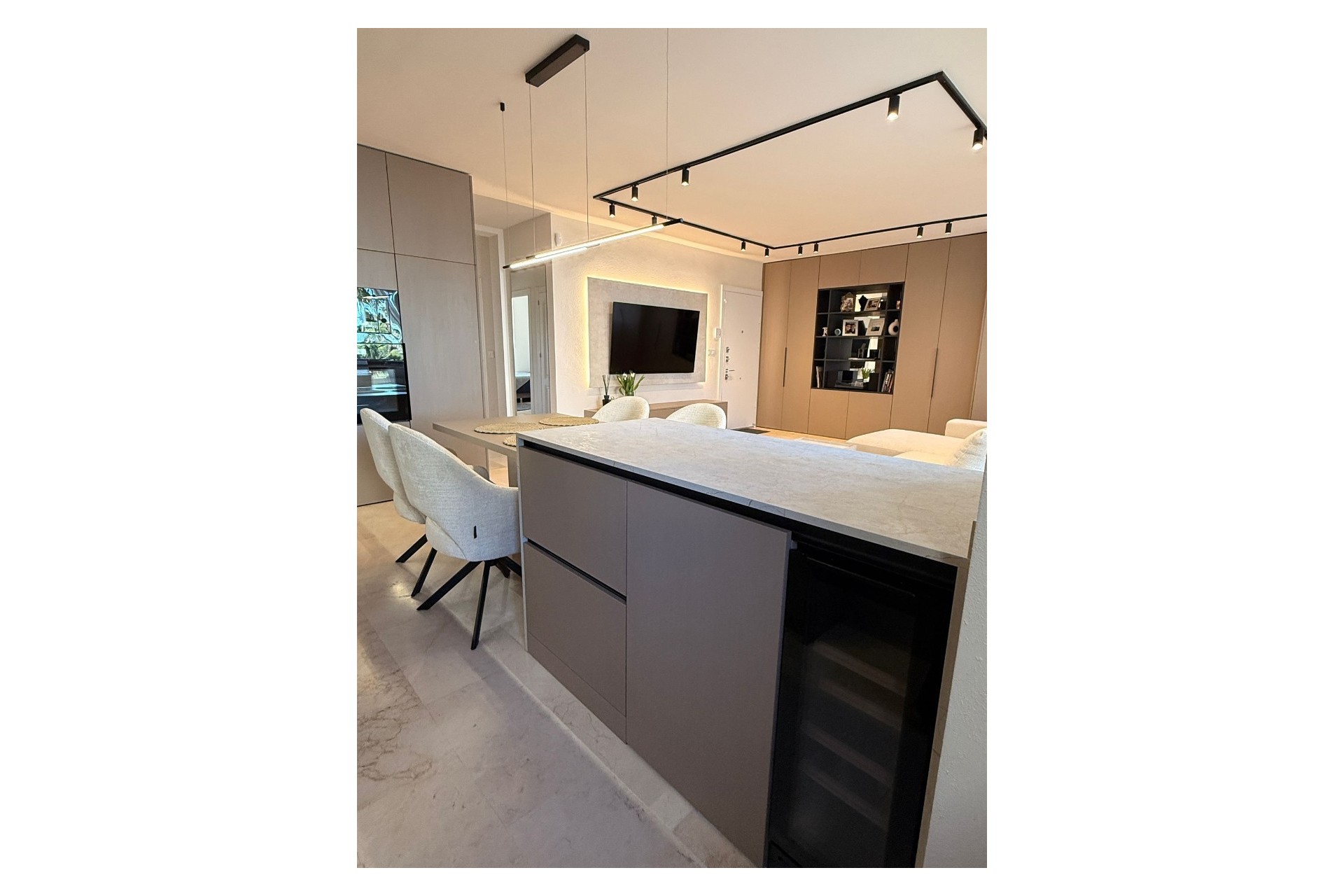 Resale - Penthouse -
Las Ramblas Golf - Inland