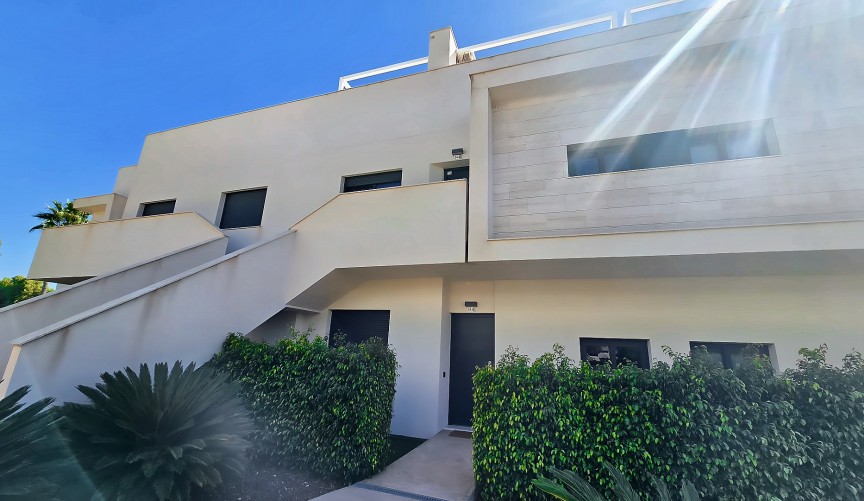 Resale - Penthouse -
Lo Romero Golf - Inland