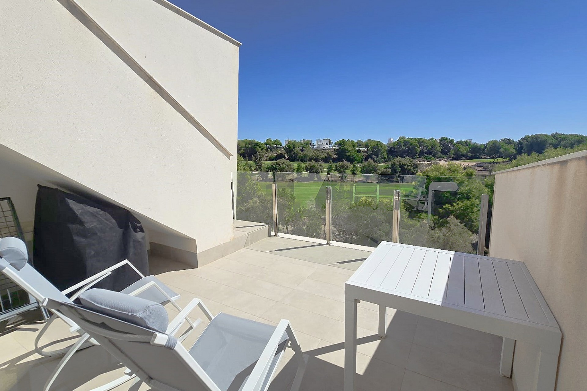 Resale - Penthouse -
Lo Romero Golf - Inland