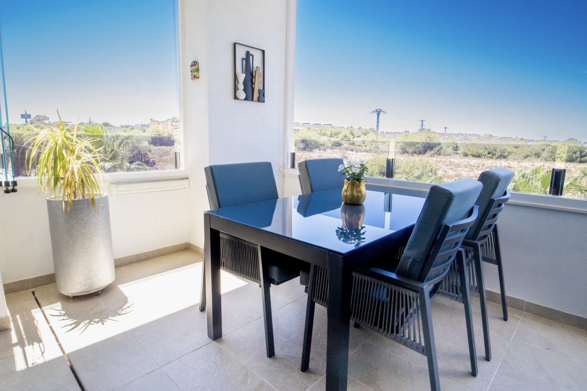 Resale - Penthouse Penthouse -
Los Altos - AMANECER