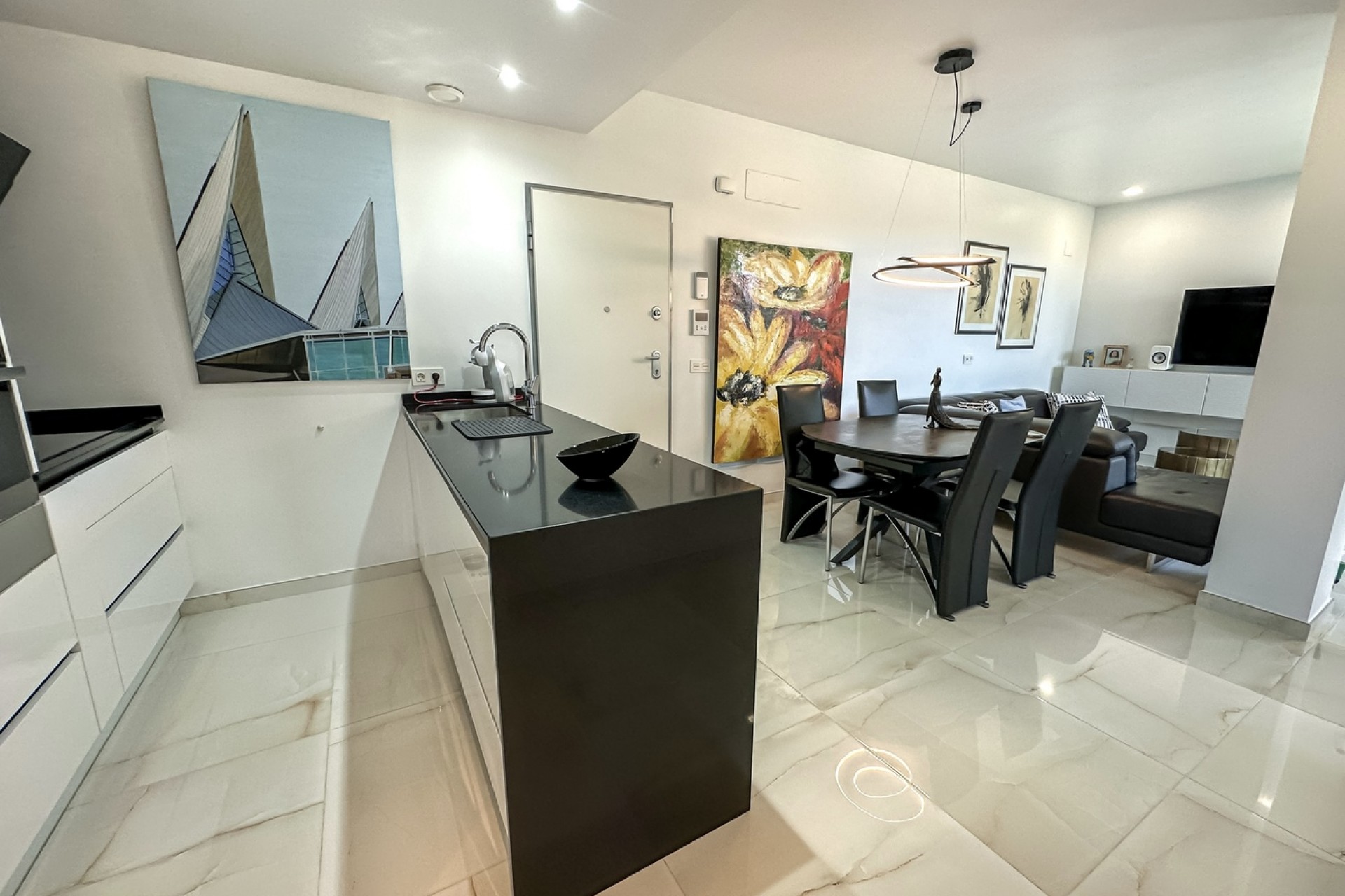 Resale - Penthouse Penthouse -
Los Altos - AMANECER