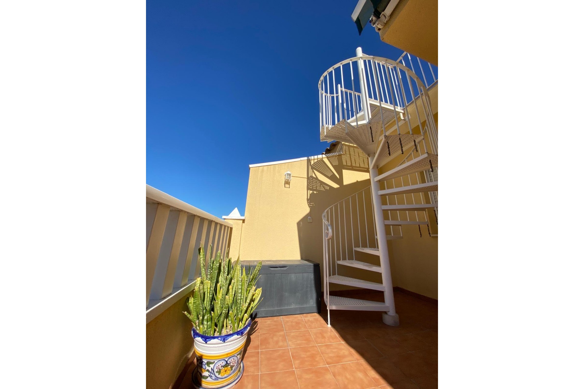 Resale - Penthouse -
Rafal - Inland