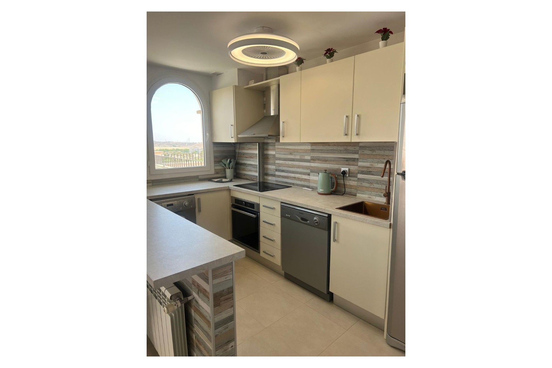 Resale - Penthouse -
Sucina - Inland
