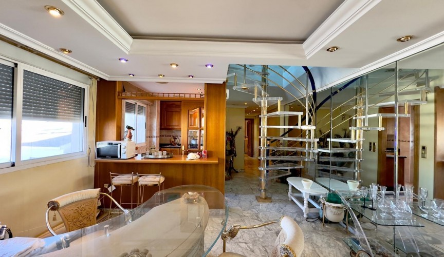Resale - Penthouse -
Torrevieja - Centro