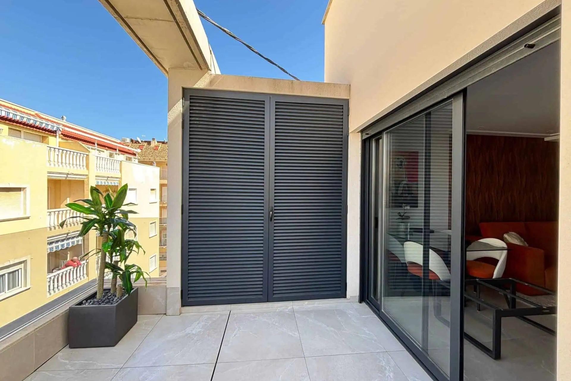 Resale - Penthouse -
Torrevieja - Las Piscinas Naturales