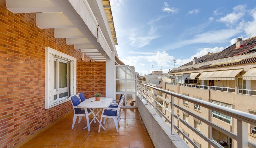 Resale - Penthouse -
Torrevieja - Paseo Maritimo