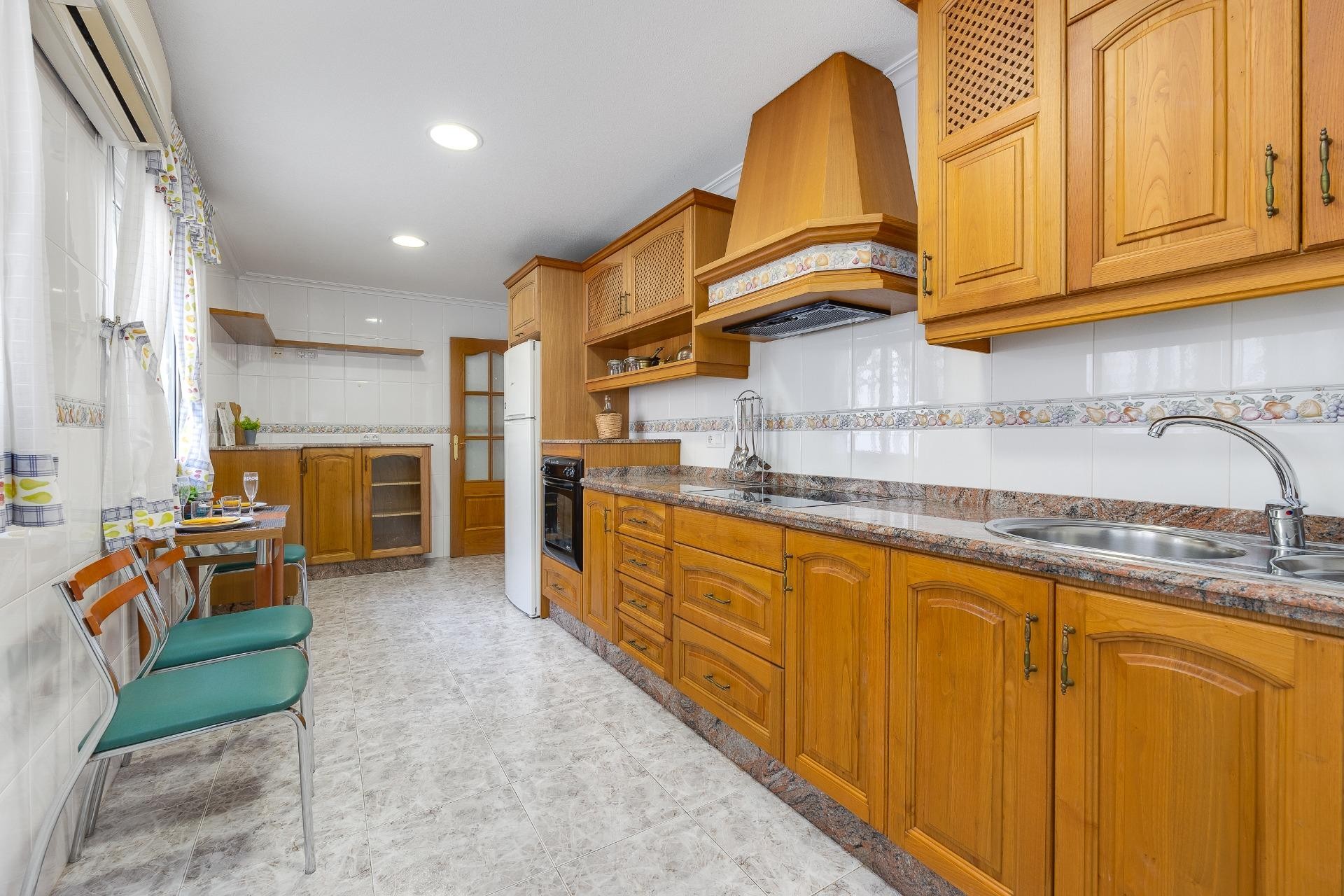 Resale - Penthouse -
Torrevieja - Paseo Maritimo