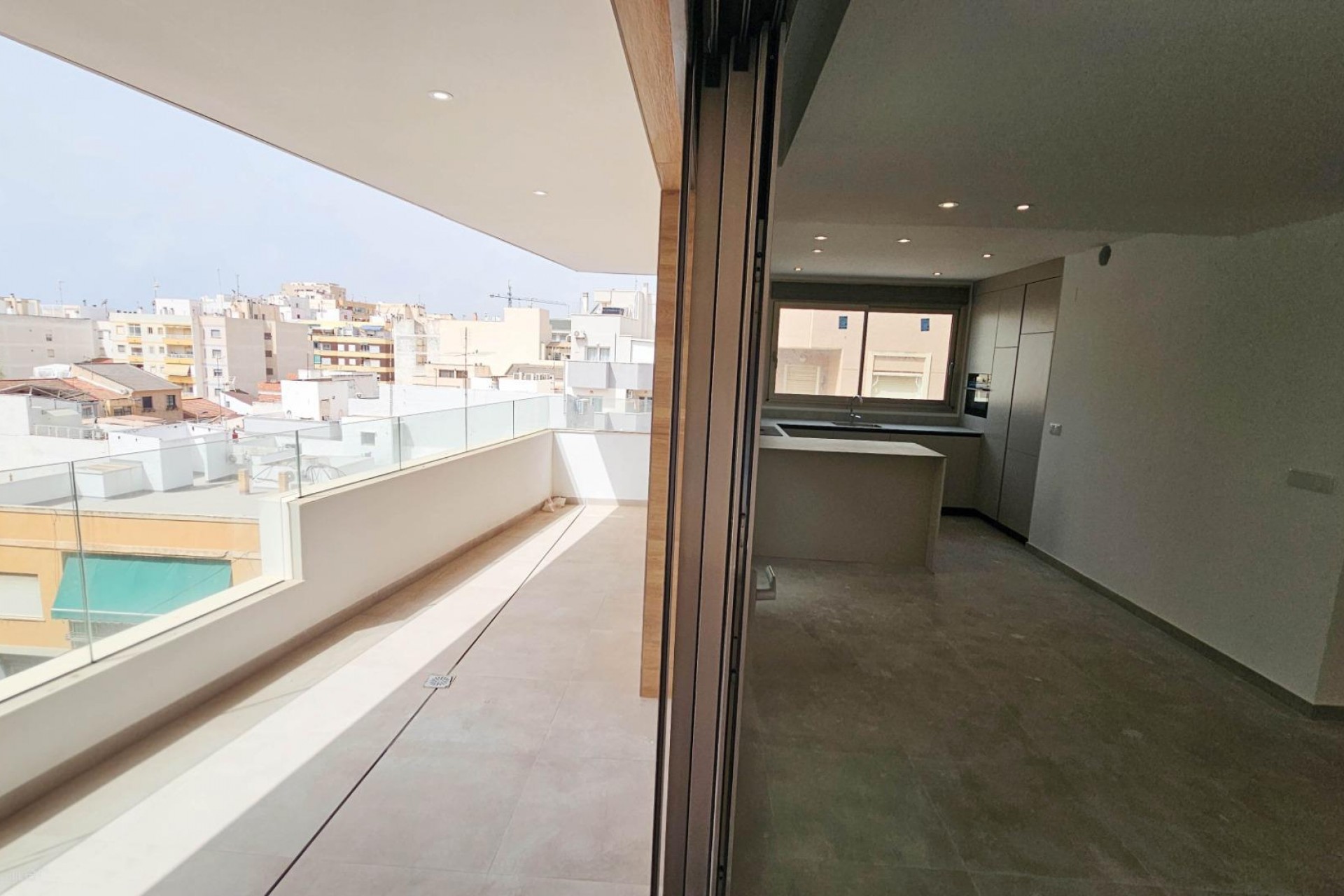 Resale - Penthouse -
Torrevieja - Paseo Maritimo
