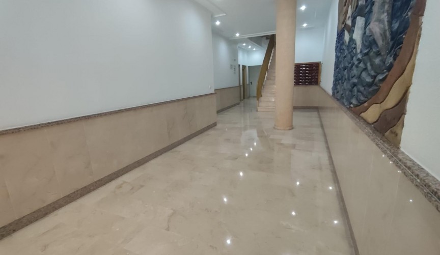 Resale - Penthouse -
Torrevieja - Paseo Maritimo