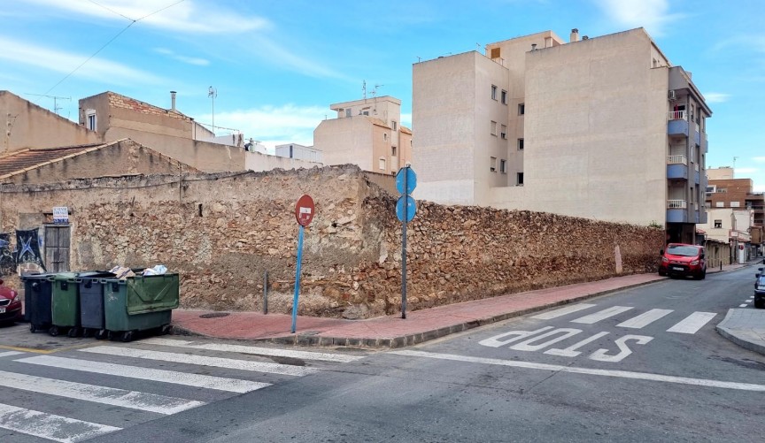 Resale - Plot / Land -
Torrevieja - Centro