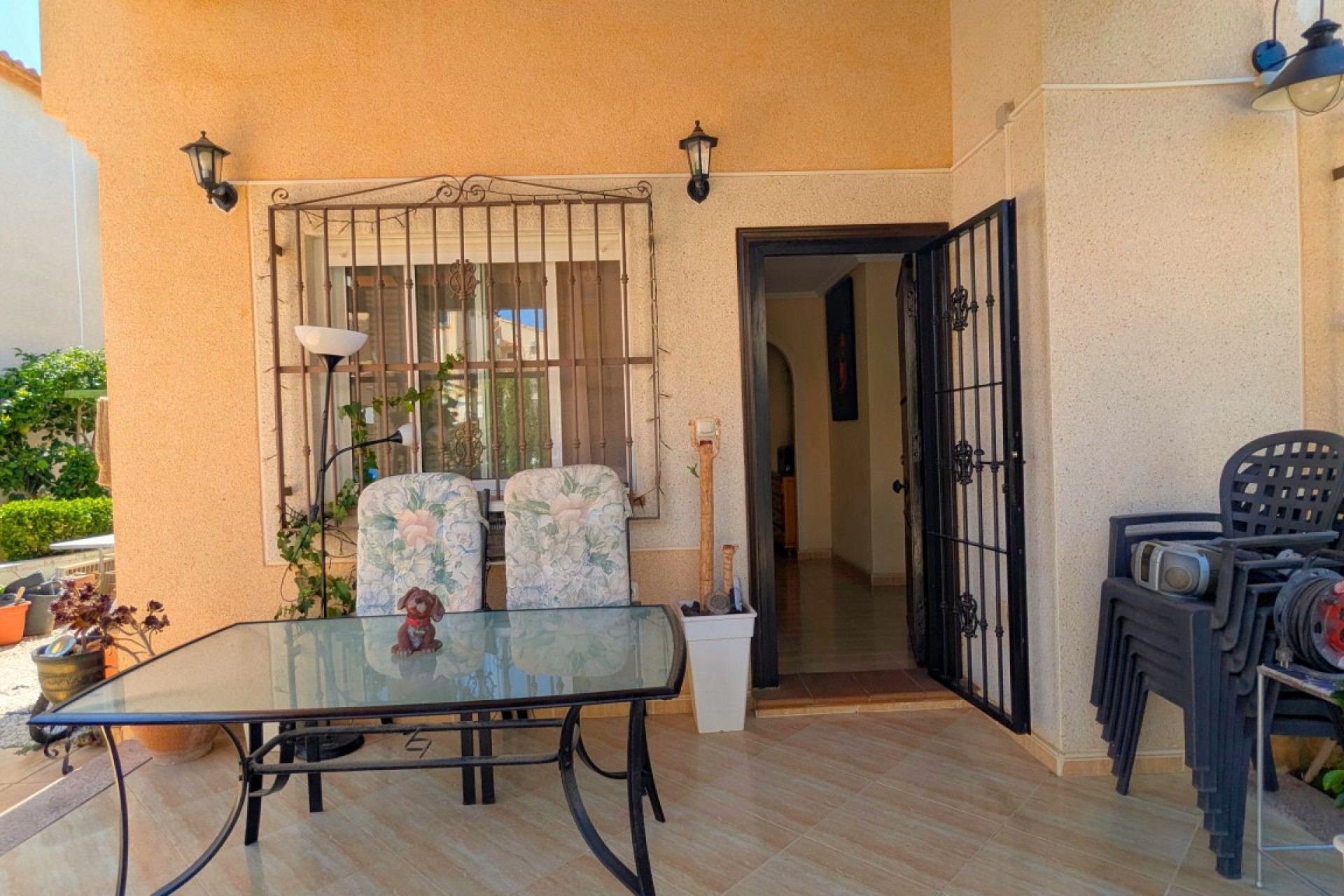Resale - Quad House -
Lo Crispin - Inland
