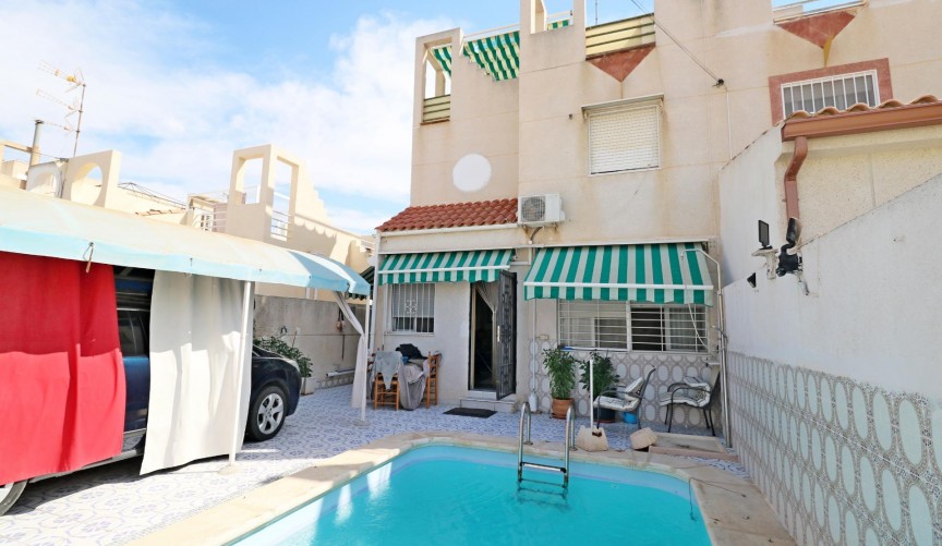 Resale - Quad House -
Torrevieja - Torretas