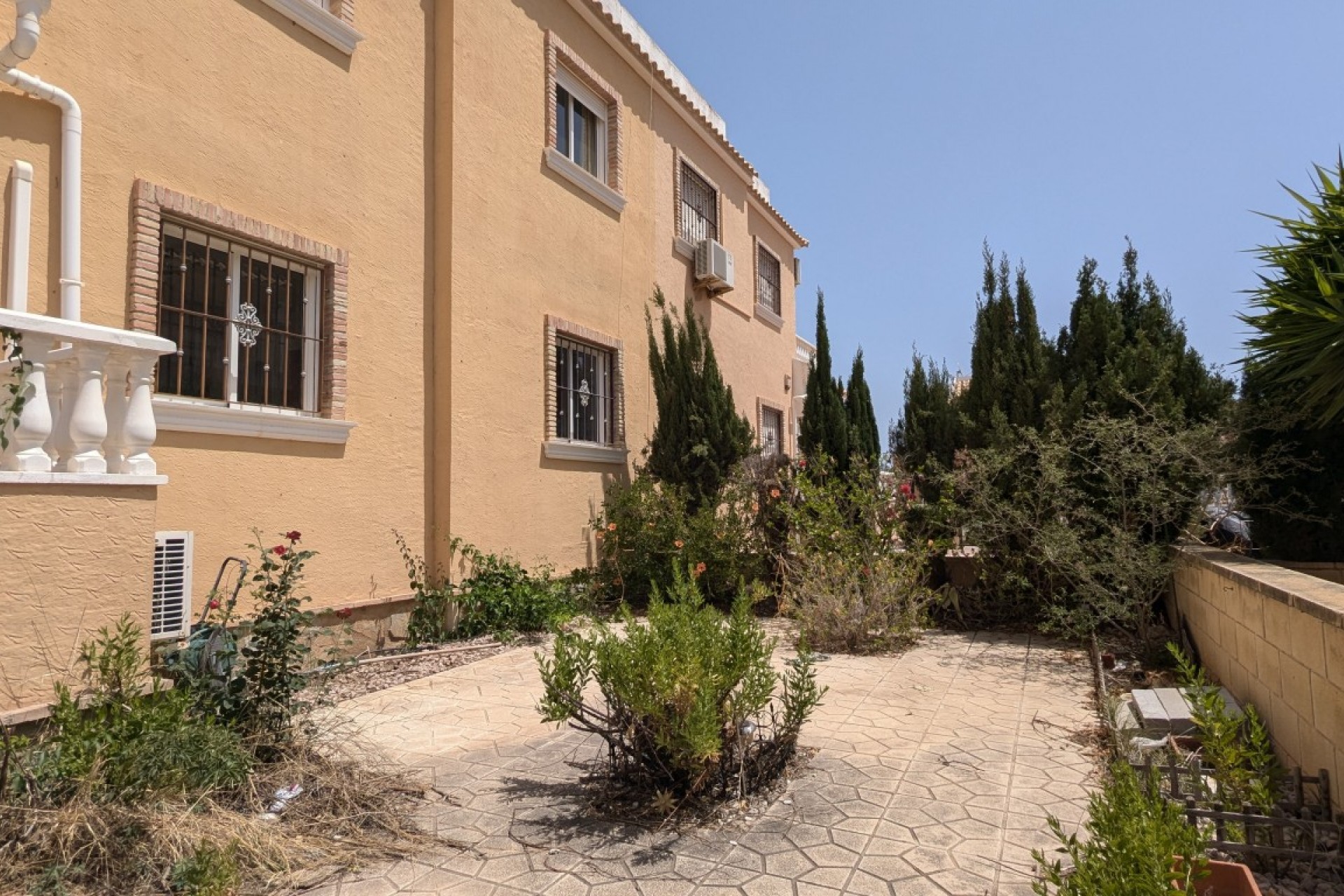 Resale - Quad Villa -
Doña Pepa - Inland