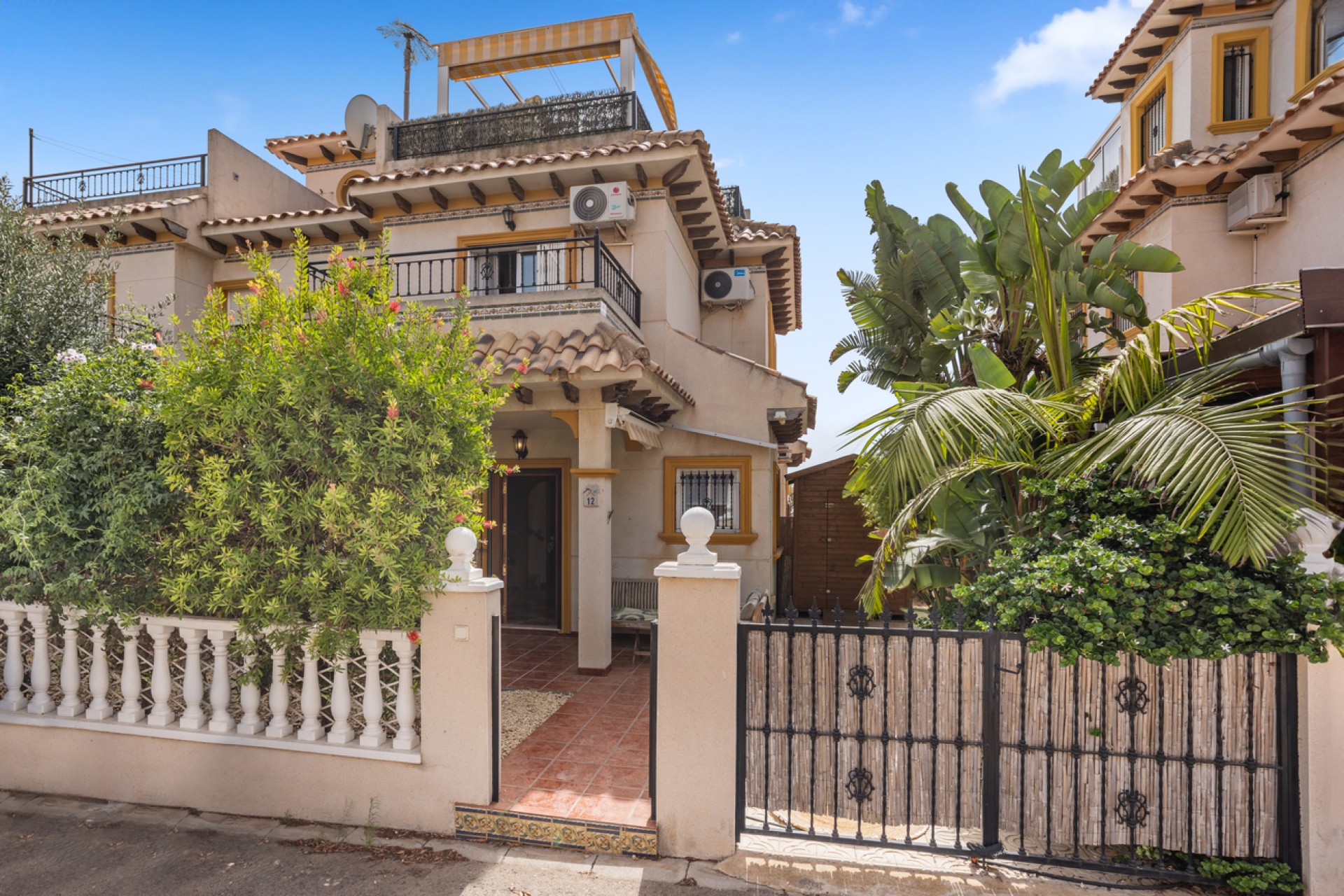 Resale - Semi Detached -
Lomas de Caboroig