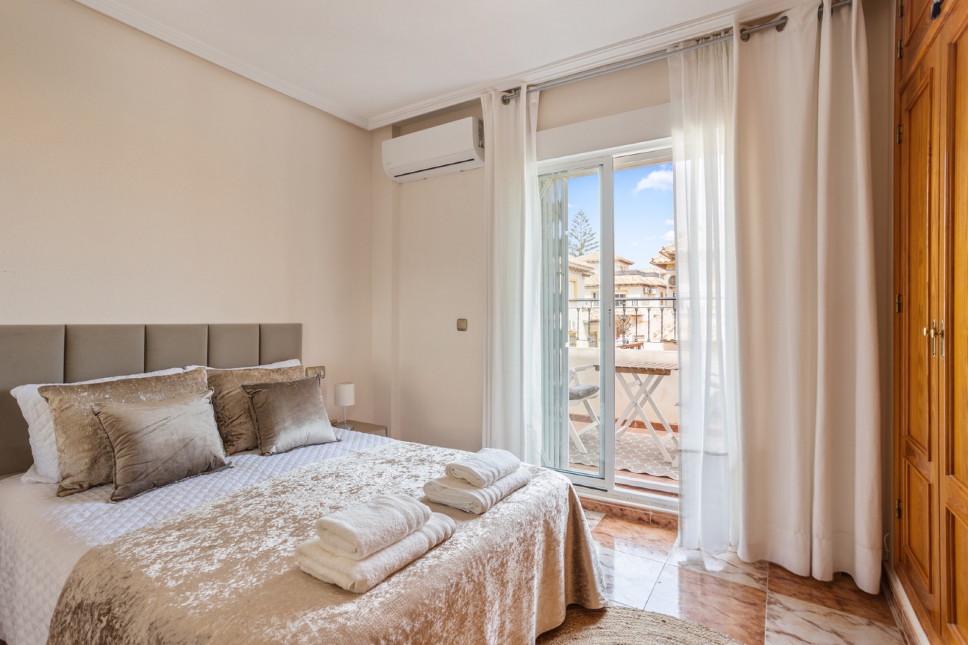 Resale - Semi Detached -
Lomas de Caboroig