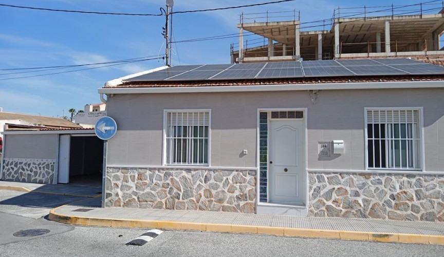 Resale - Semi Detached -
Los Montesinos - PUEBLO CENTRO