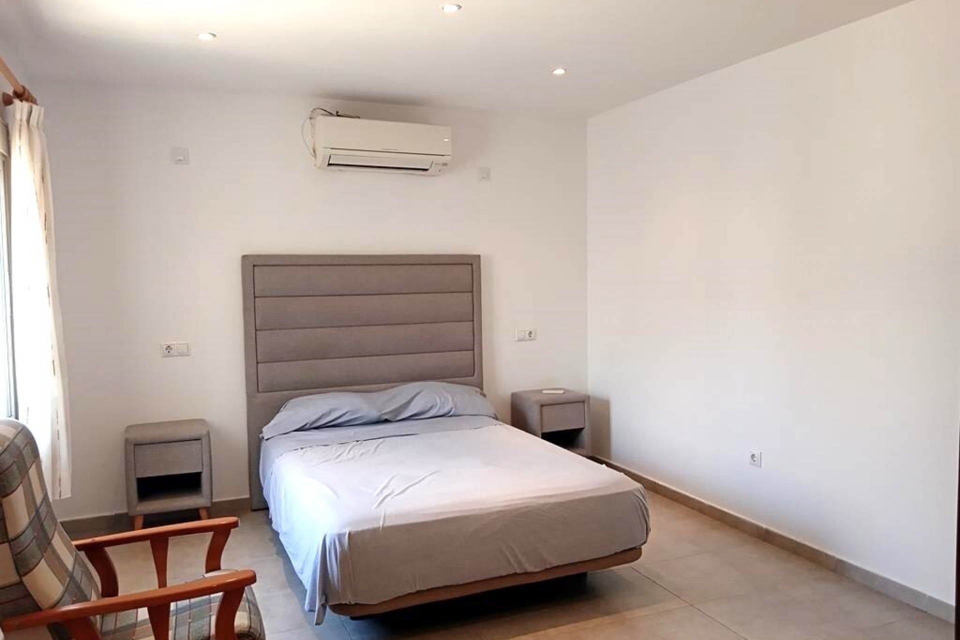 Resale - Semi Detached -
Los Montesinos - PUEBLO CENTRO