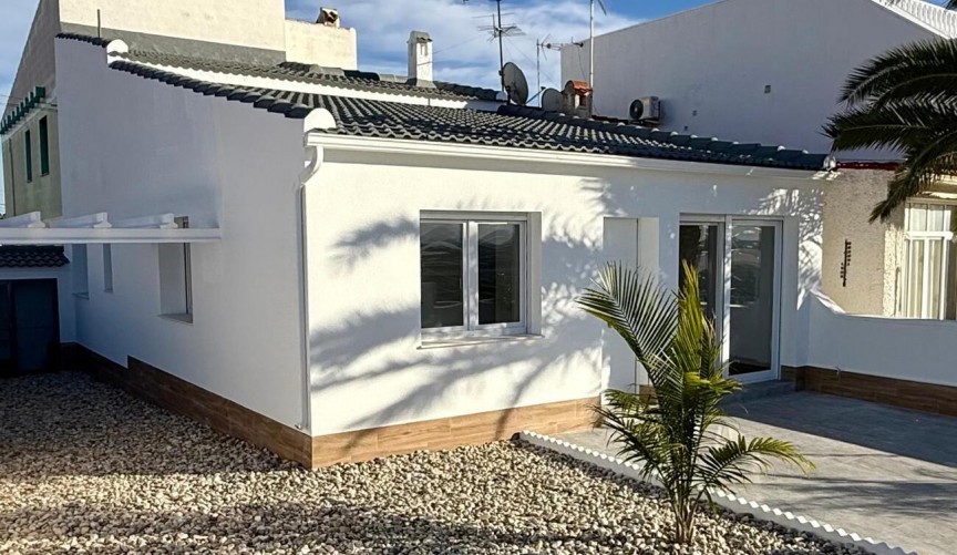 Resale - Semi Detached -
Rojales, CIudad Quesada