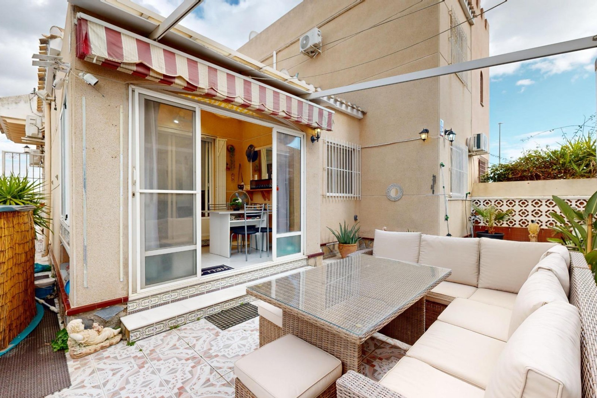 Resale - Semi Detached -
San Miguel de Salinas - 03193