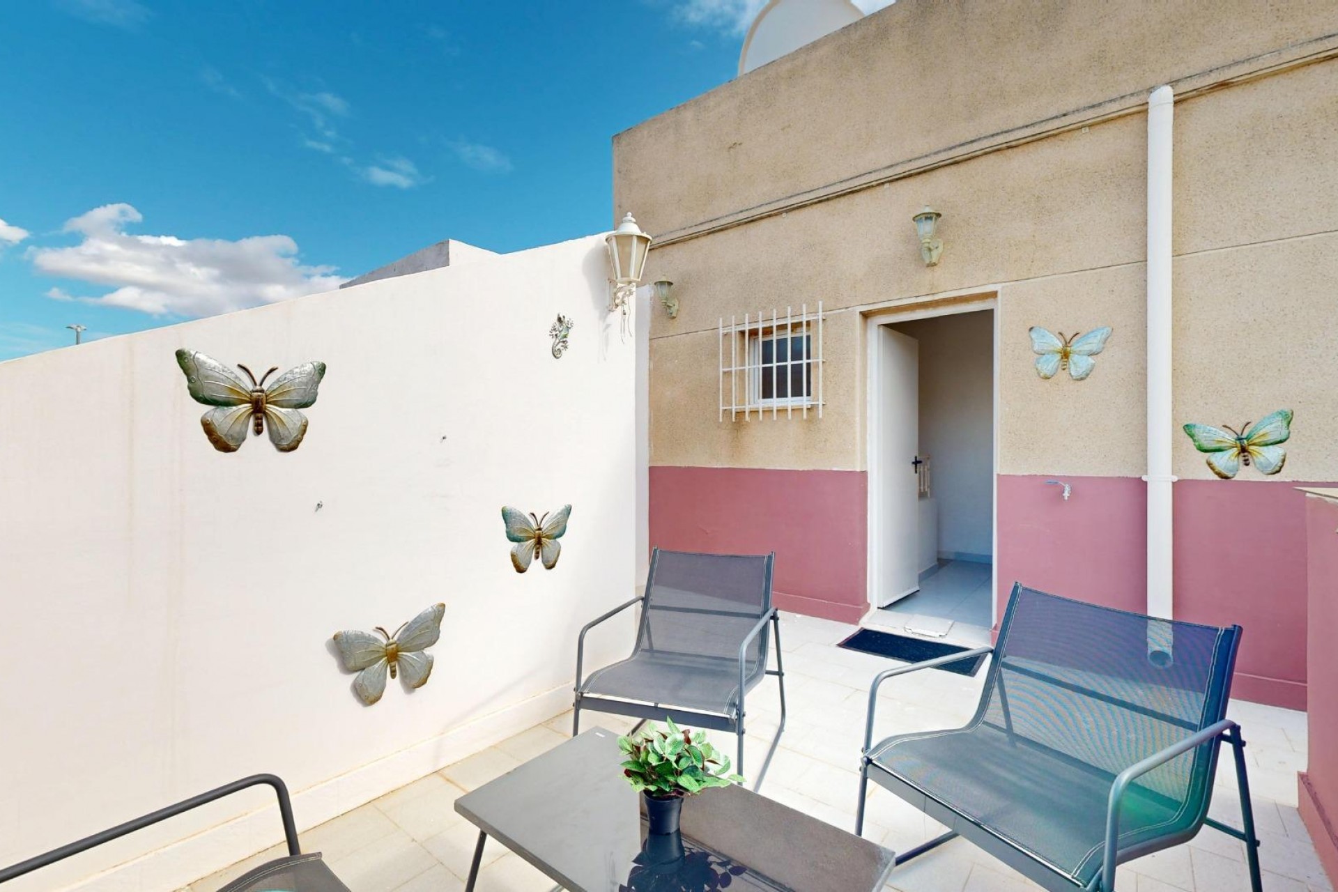 Resale - Semi Detached -
San Miguel de Salinas - 03193