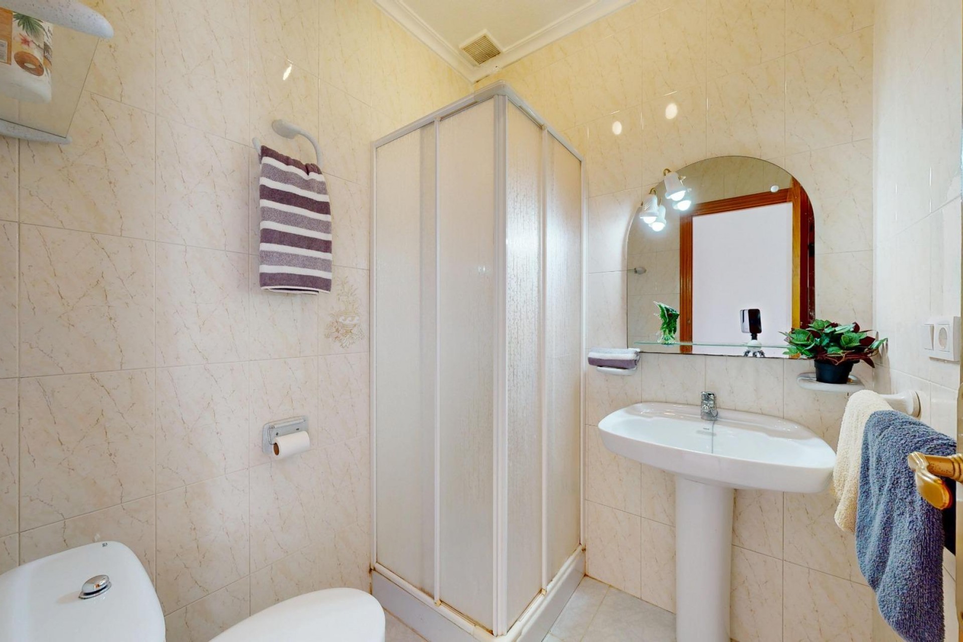 Resale - Semi Detached -
San Miguel de Salinas - 03193