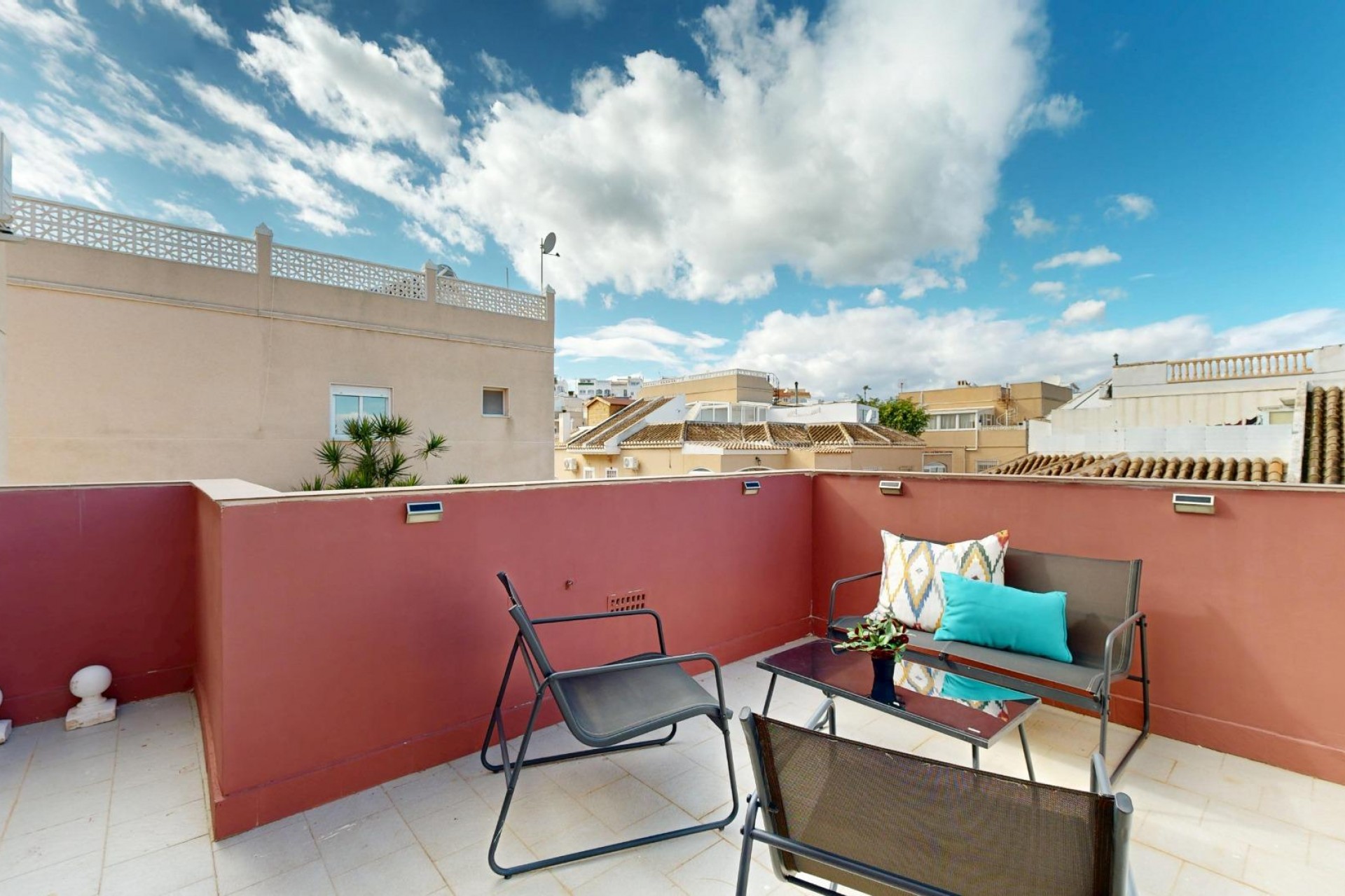 Resale - Semi Detached -
San Miguel de Salinas - 03193