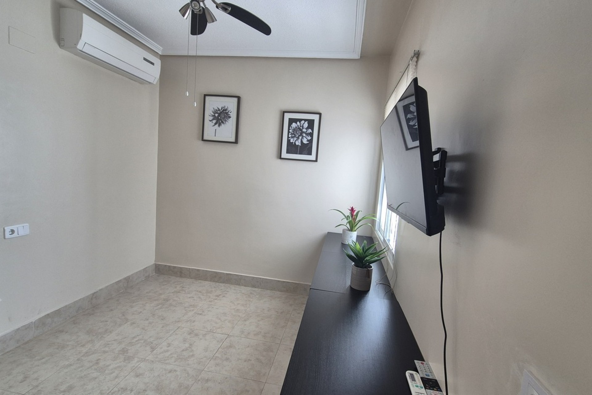 Resale - Semi Detached -
San Miguel de Salinas - Inland