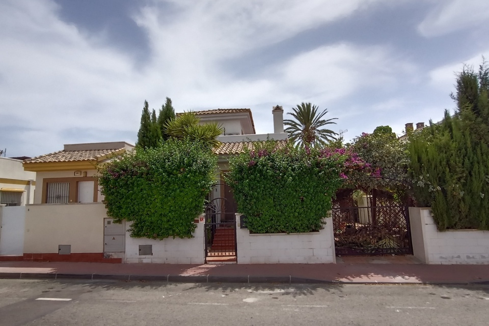 Resale - Semi Detached -
Sucina - Inland