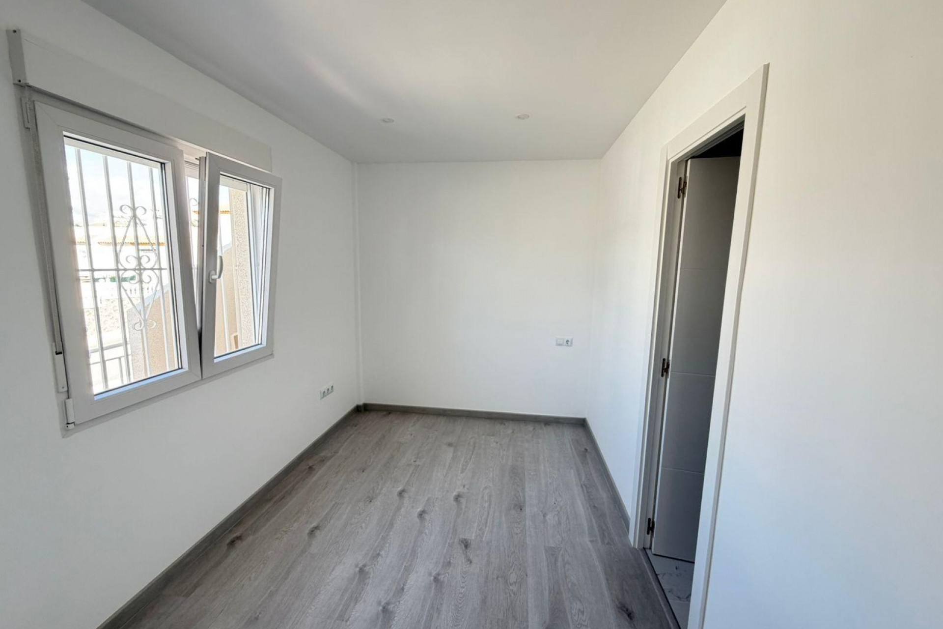 Resale - Semi Detached -
Torrevieja - Cabo Cervera