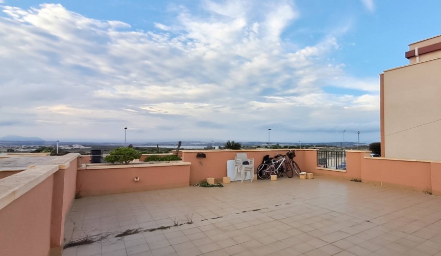 Resale - Semi Detached -
Torrevieja - Parque Acuático - Sector 25