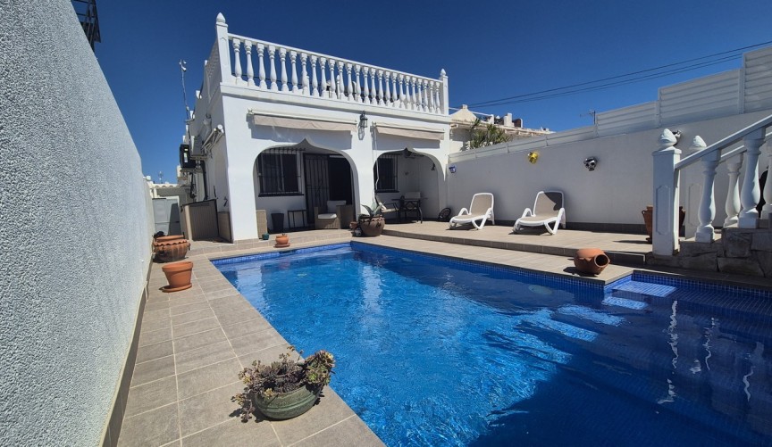 Resale - Semi Detached -
Villamartin - Costa Blanca