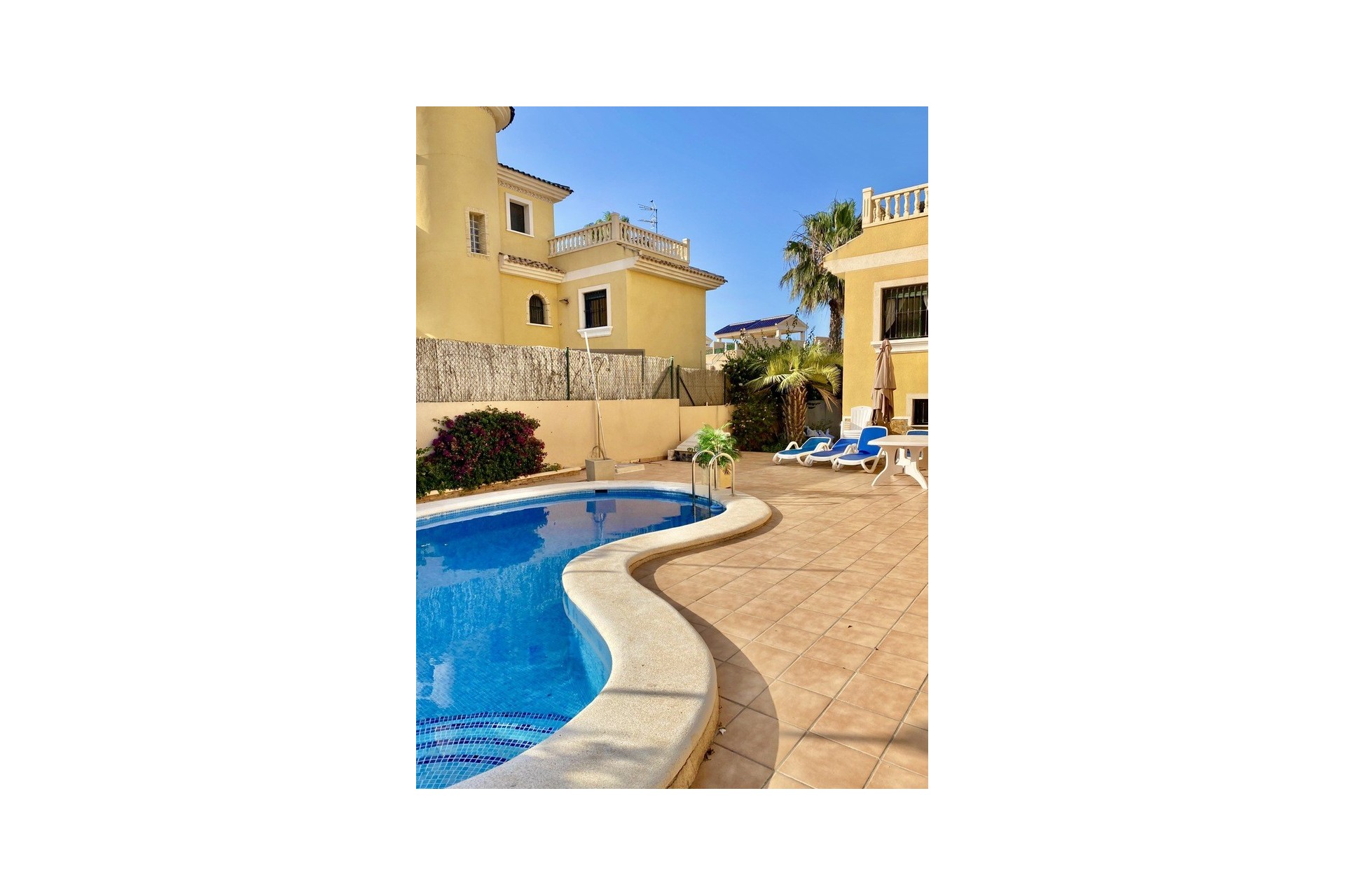 Resale - Semi Detached -
Villamartin