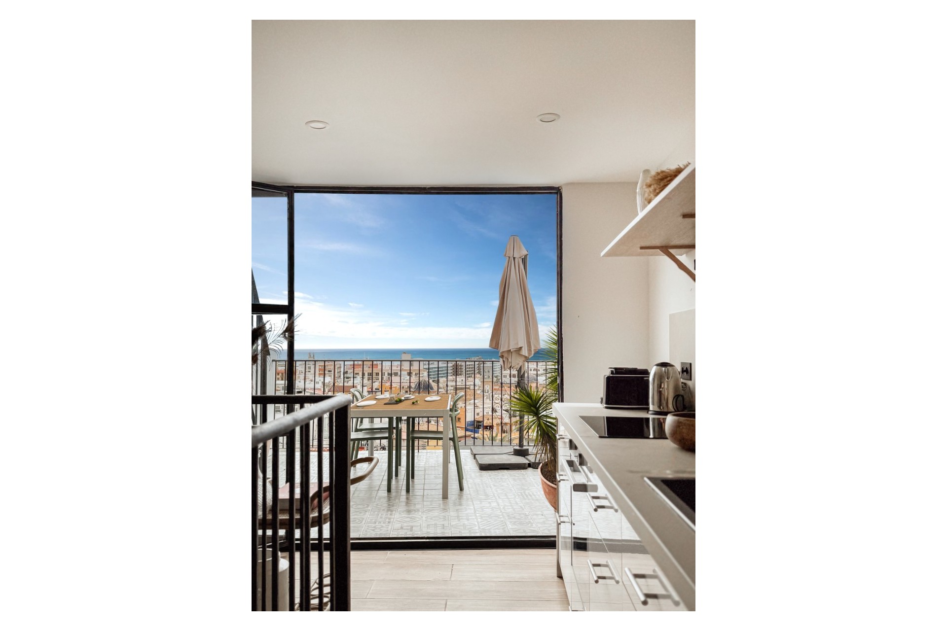 Resale - Town House -
Alicante - Costa Blanca