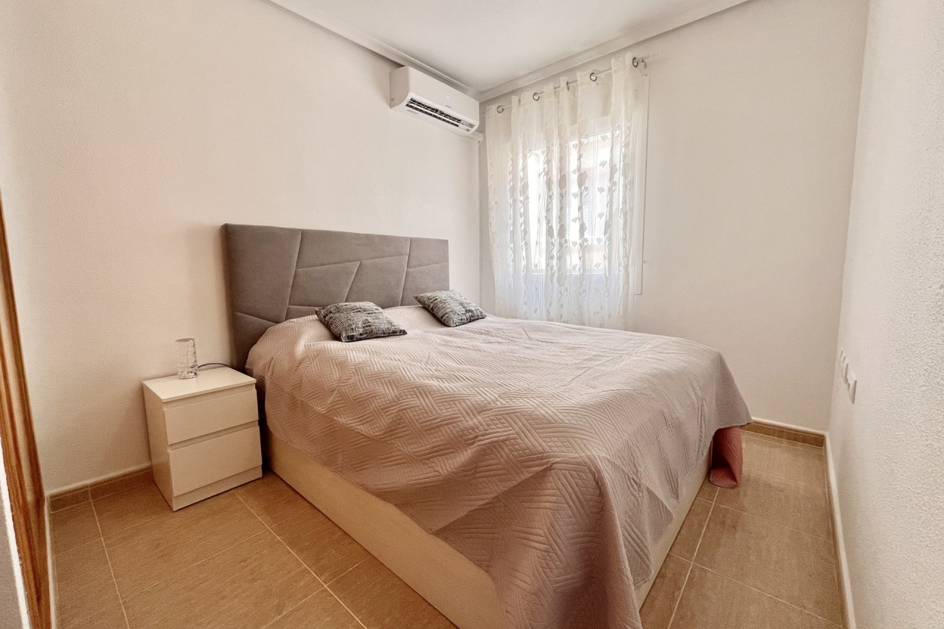 Resale - Town House -
Avileses - Inland