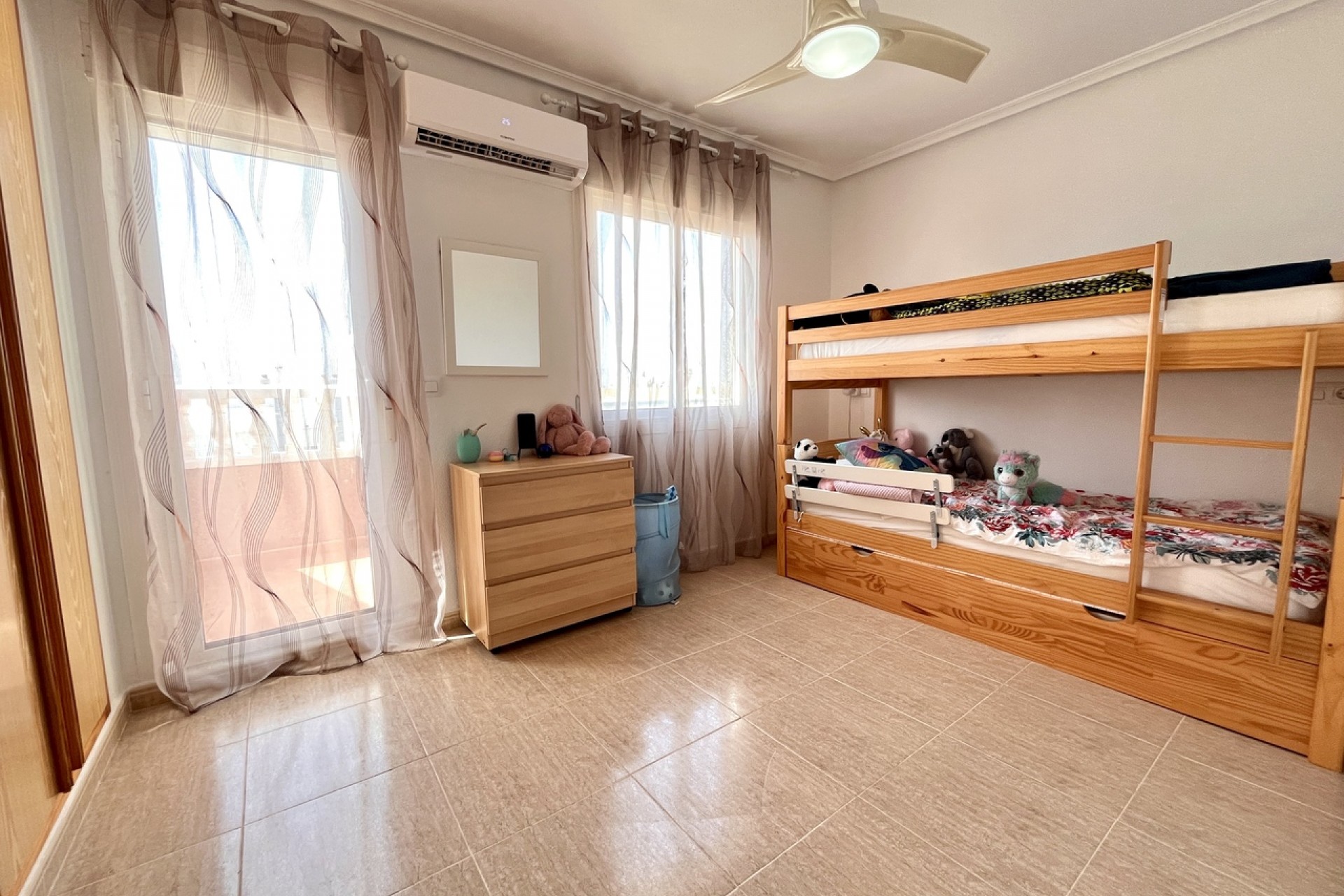 Resale - Town House -
Avileses - Inland