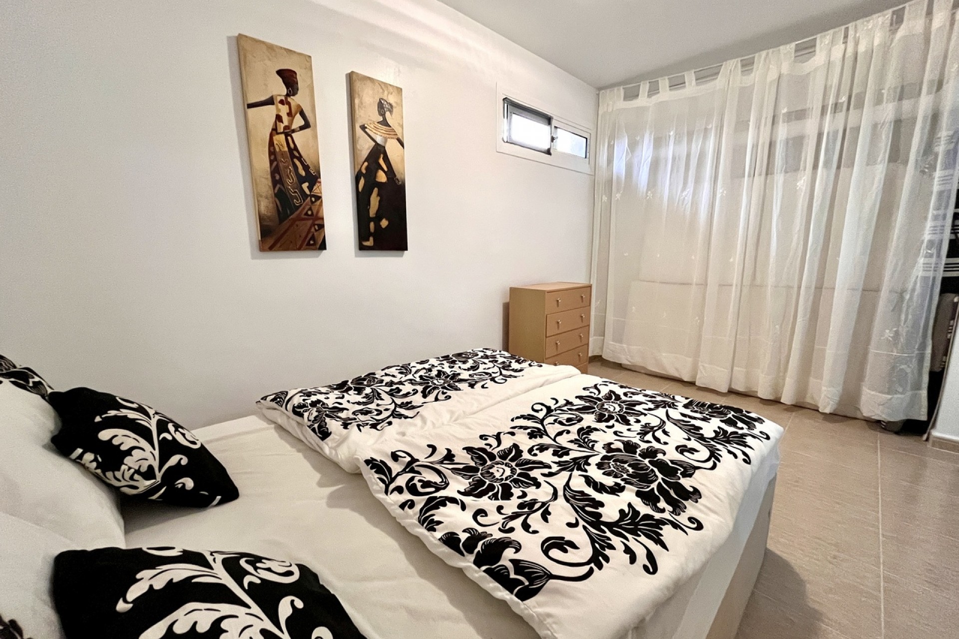 Resale - Town House -
Avileses - Inland