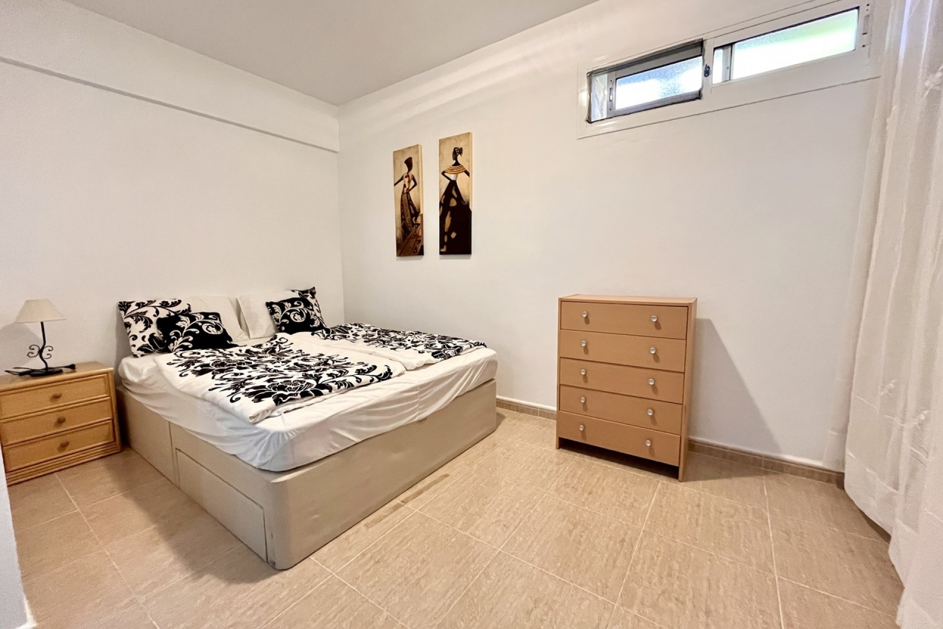 Resale - Town House -
Avileses - Inland