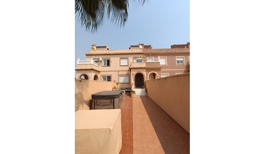 Resale - Town House -
Avileses - Jerónimo Y Avileses