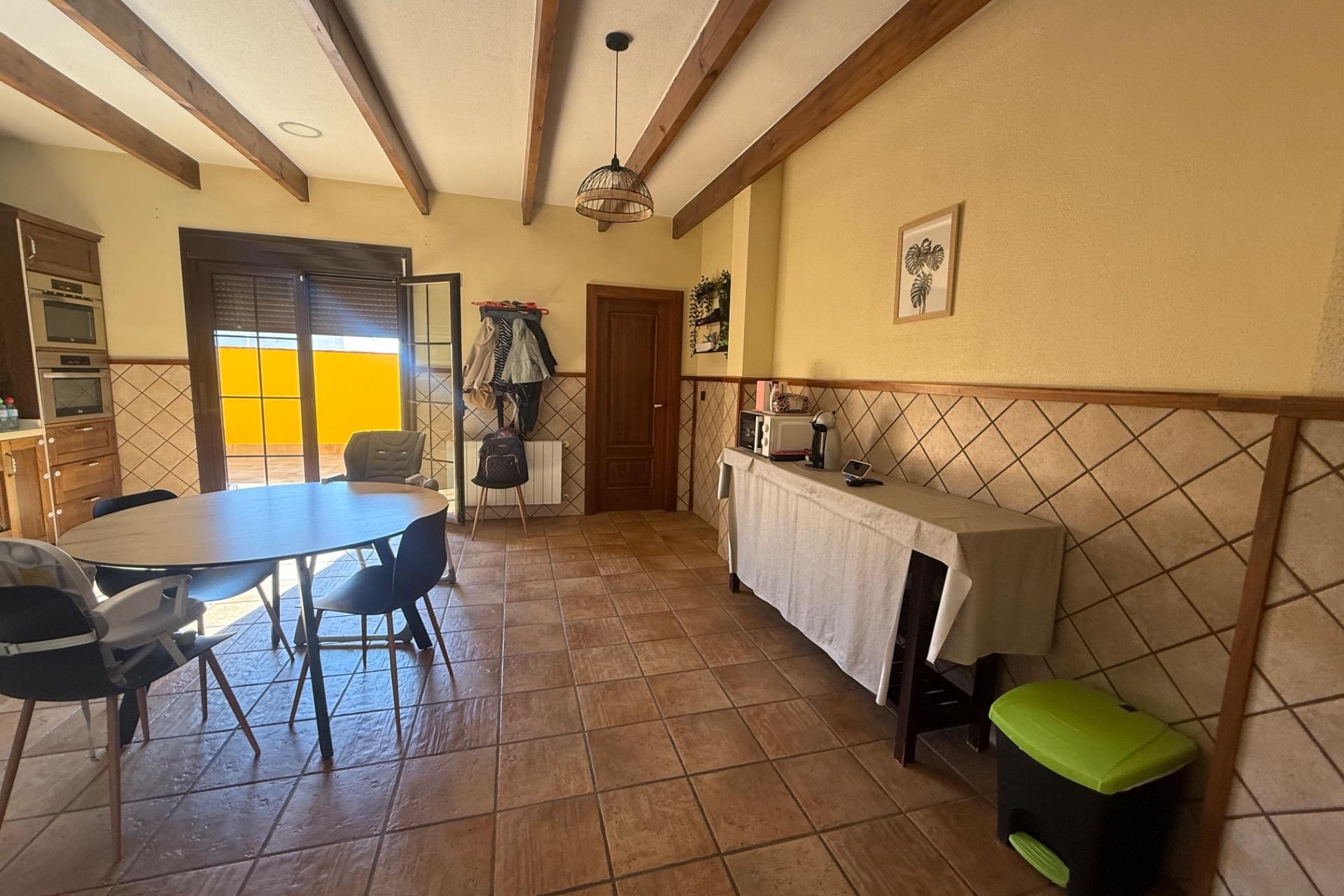 Resale - Town House -
Avileses