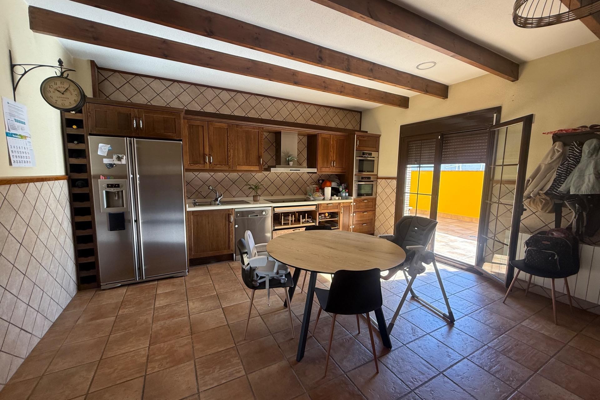 Resale - Town House -
Avileses