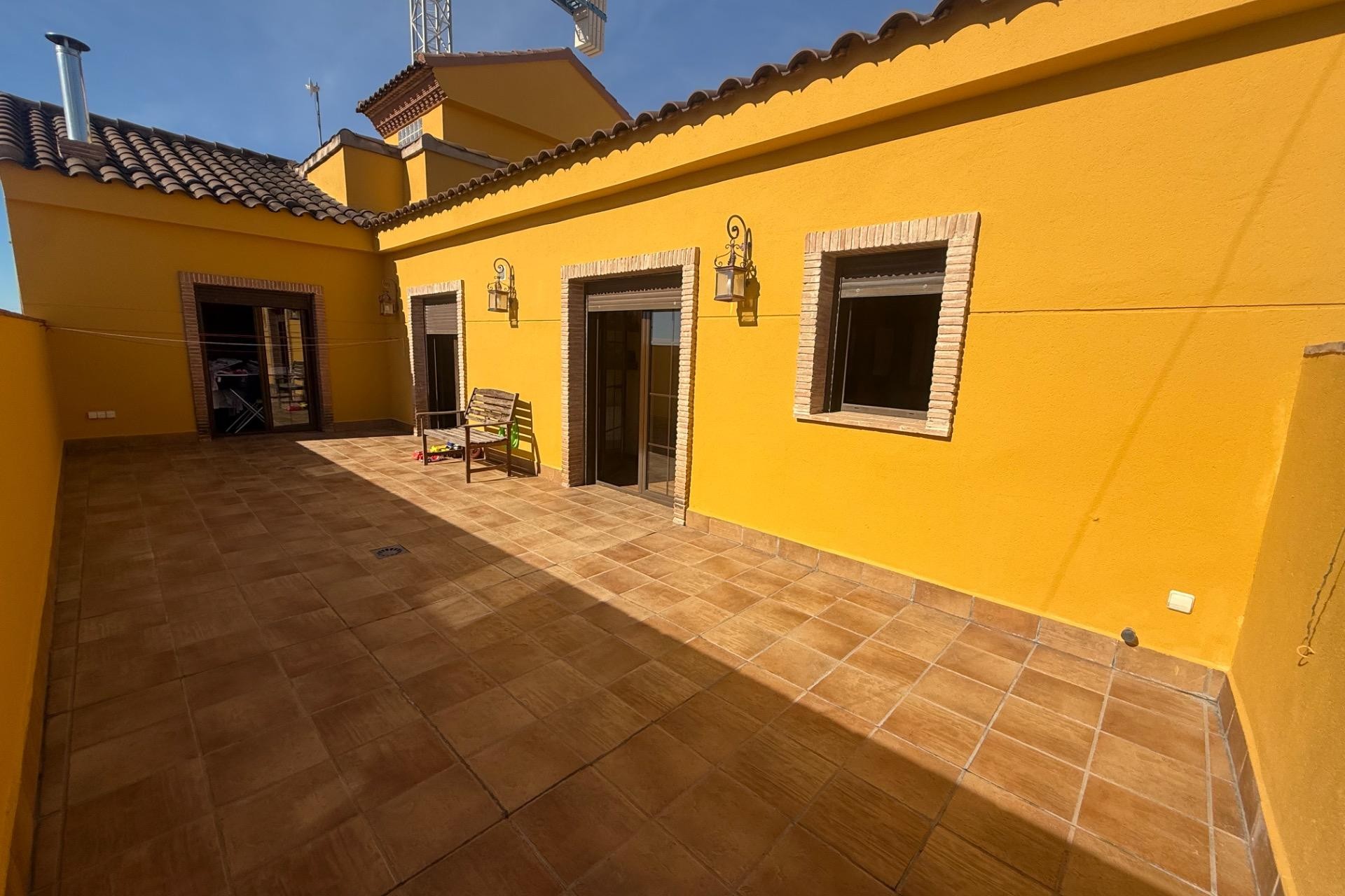 Resale - Town House -
Avileses