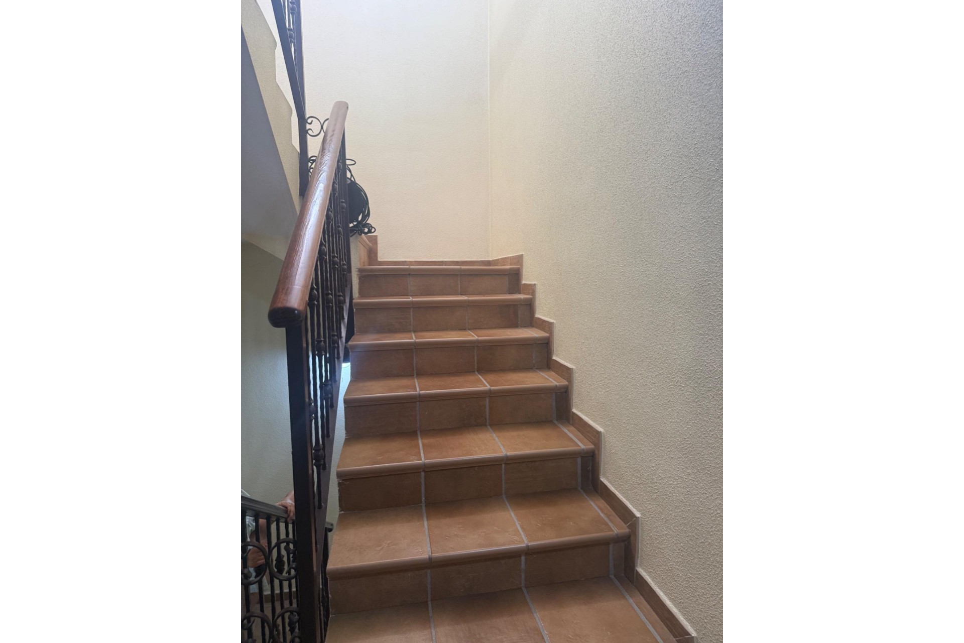 Resale - Town House -
Avileses