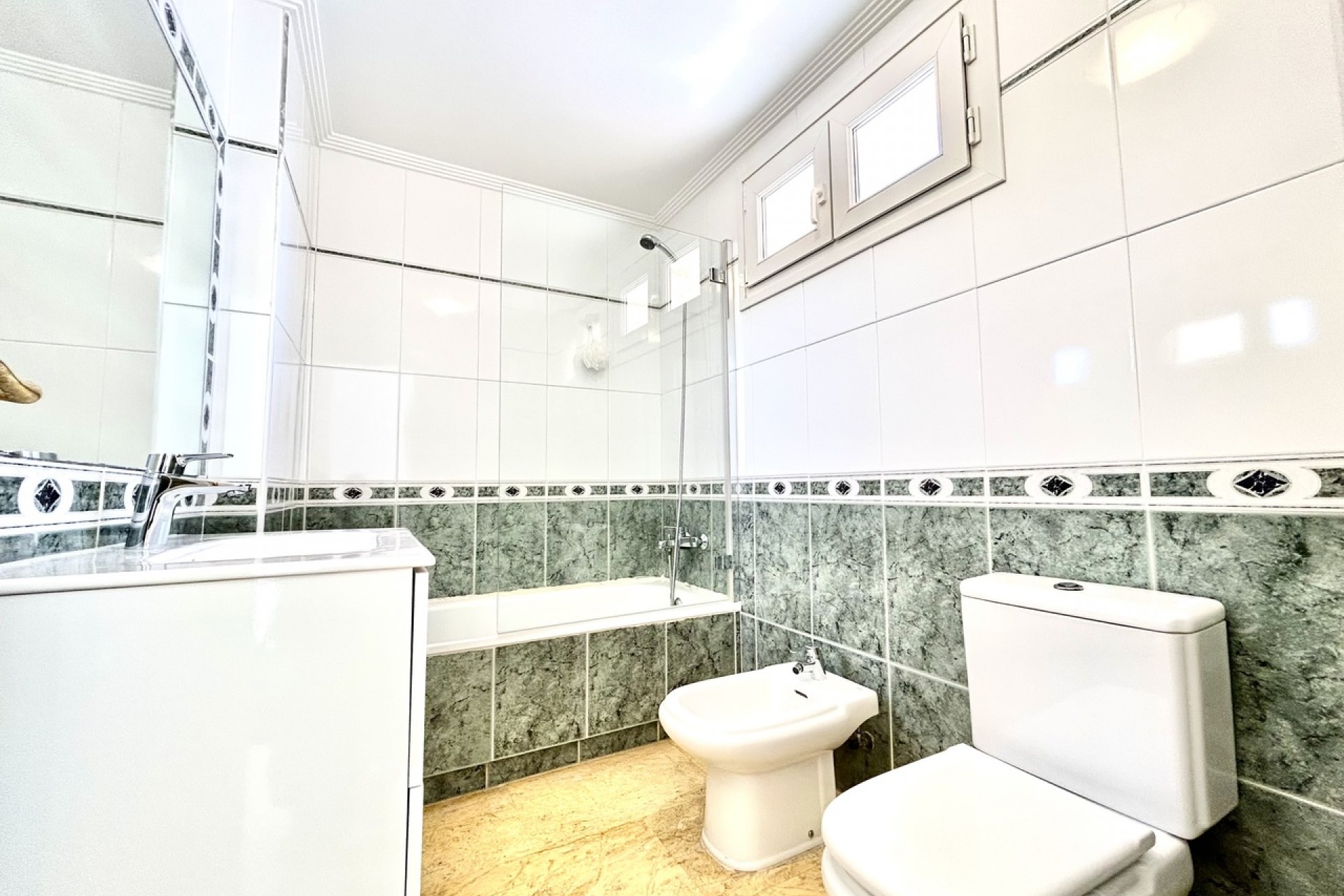 Resale - Town House -
Cabo Roig - Costa Blanca