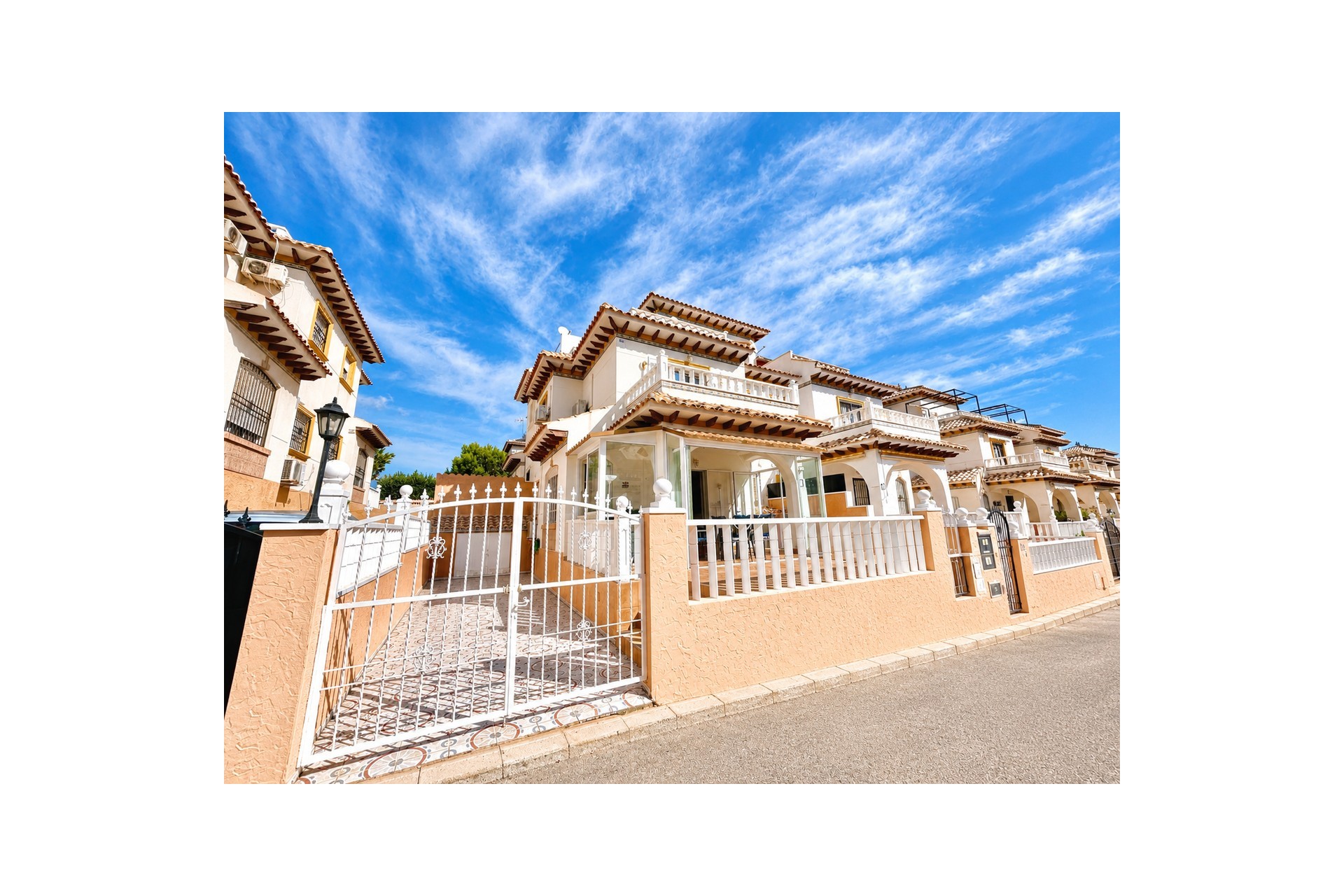 Resale - Town House -
Cabo Roig - Costa Blanca