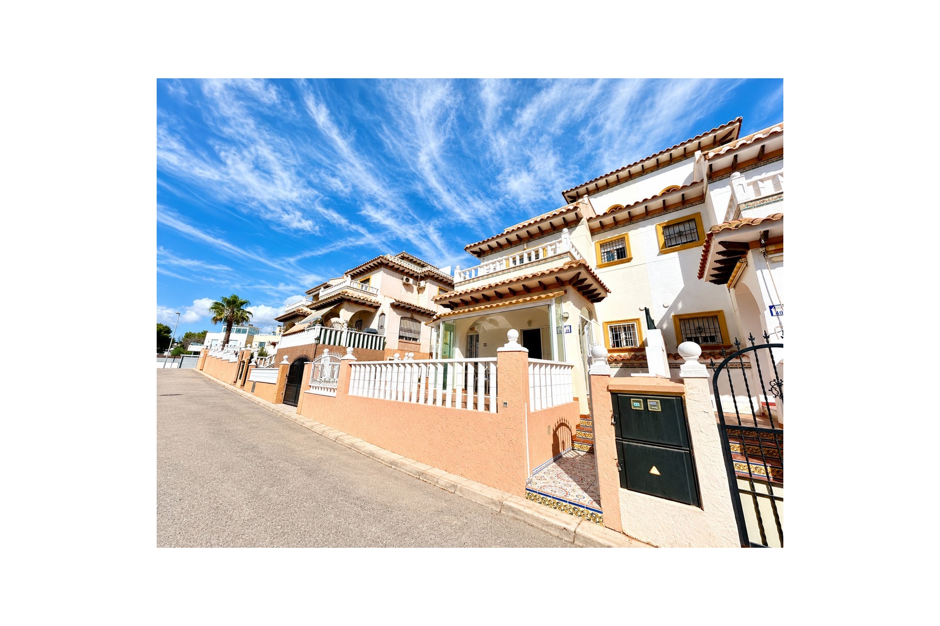 Resale - Town House -
Cabo Roig - Costa Blanca